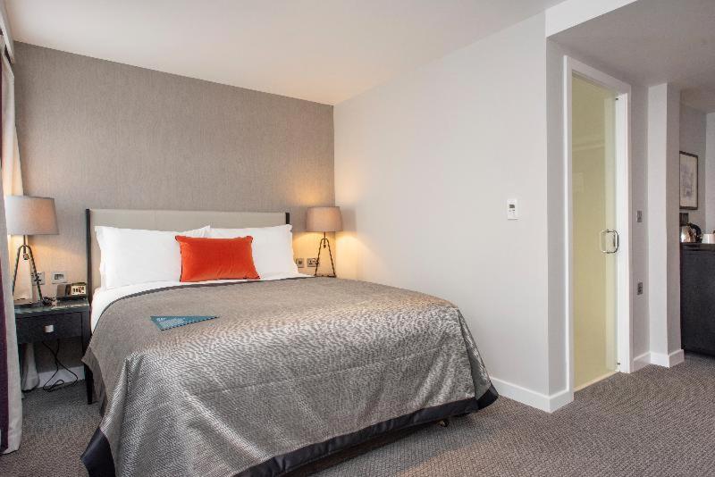 Номер Стандарт, Ten Hill Place