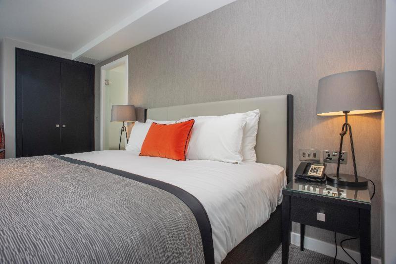 Номер Стандарт, Ten Hill Place