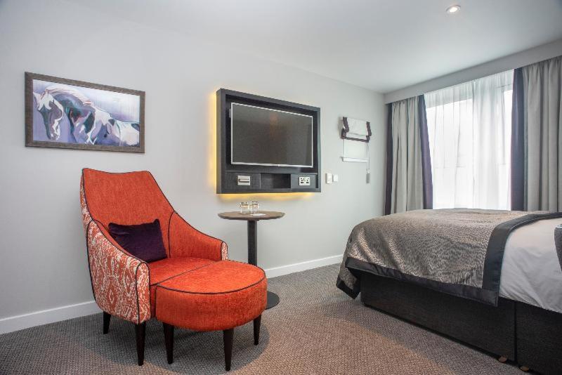 Номер Стандарт, Ten Hill Place