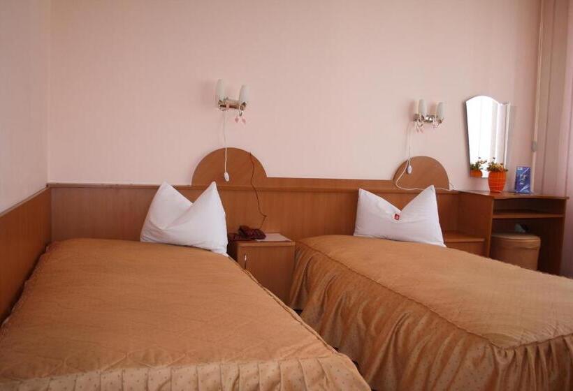 Номер Стандарт Индивидуальный, Triumph