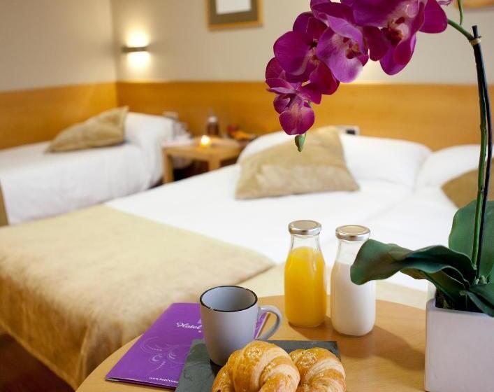 اتاق استاندارد سه نفره, Victoria 4 Puerta Del Sol