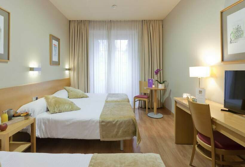 اتاق استاندارد سه نفره, Victoria 4 Puerta Del Sol