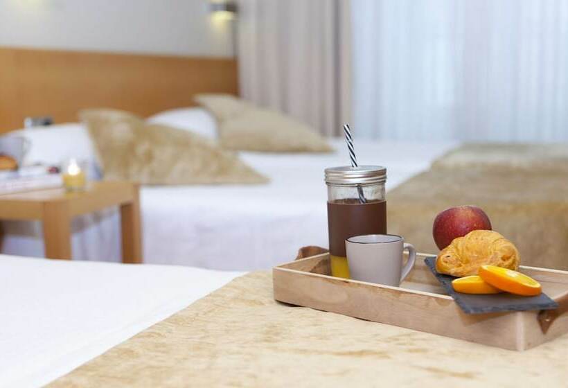 اتاق استاندارد سه نفره, Victoria 4 Puerta Del Sol