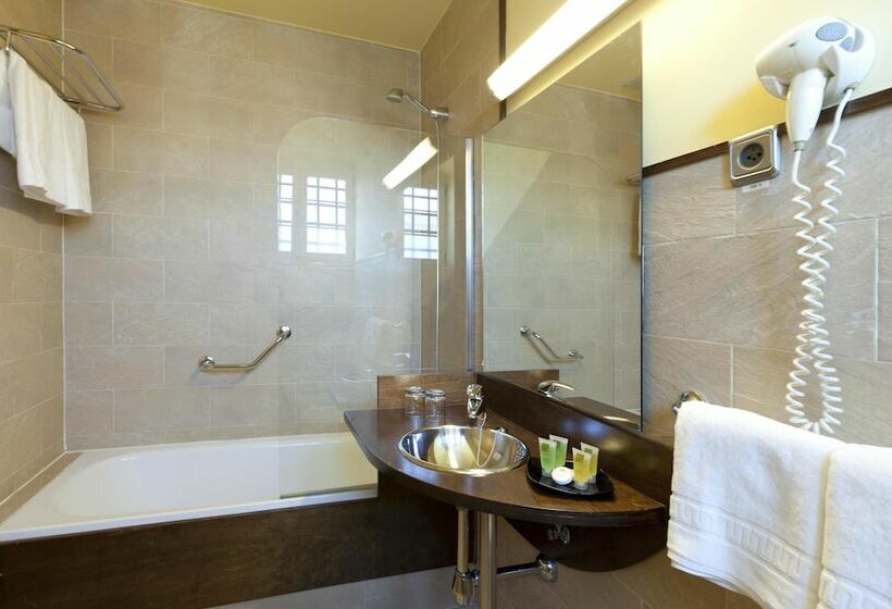 اتاق استاندارد سه نفره, Victoria 4 Puerta Del Sol