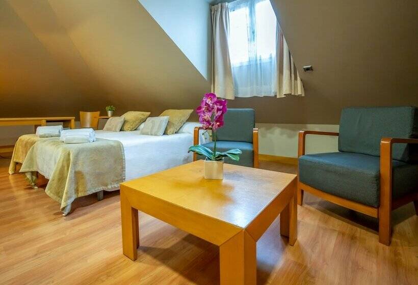 اتاق استاندارد سه نفره, Victoria 4 Puerta Del Sol