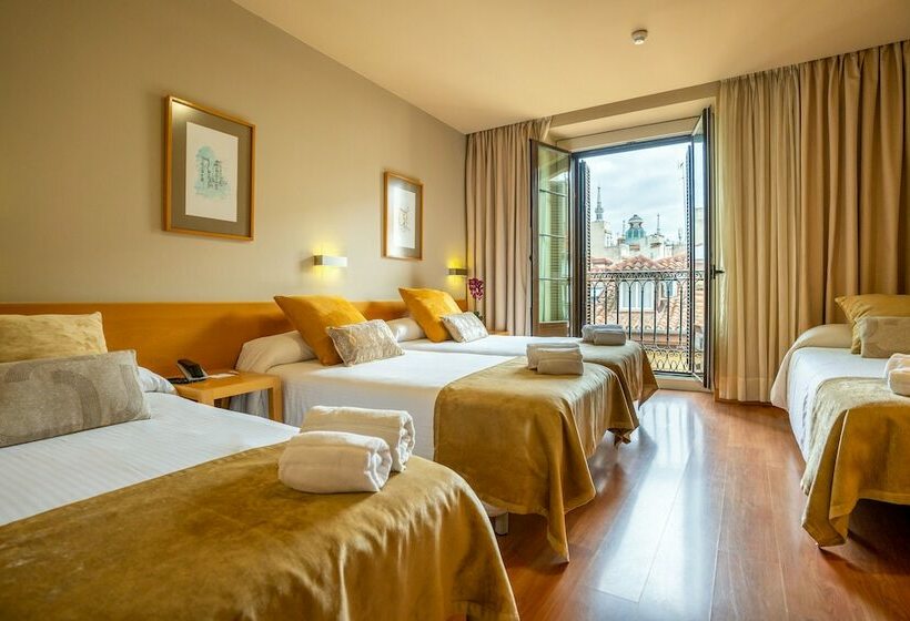 اتاق استاندارد سه نفره, Victoria 4 Puerta Del Sol