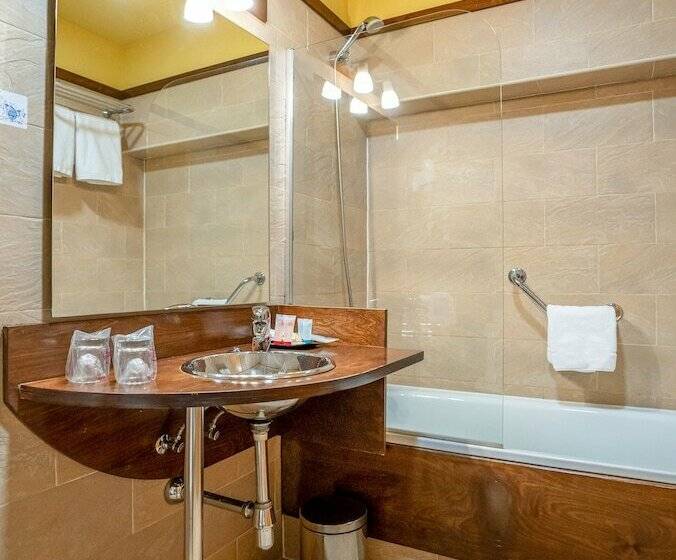 اتاق استاندارد سه نفره, Victoria 4 Puerta Del Sol