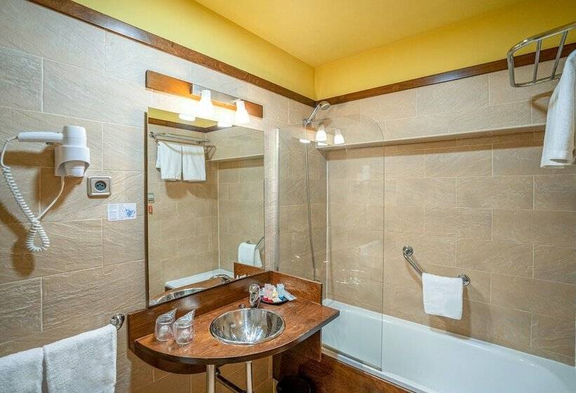 اتاق استاندارد سه نفره, Victoria 4 Puerta Del Sol