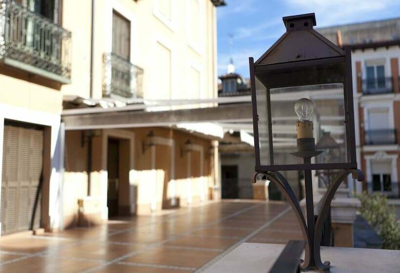 اتاق استاندارد سه نفره, Victoria 4 Puerta Del Sol