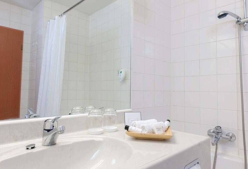 Номер Стандарт, Wyndham Garden Donaueschingen