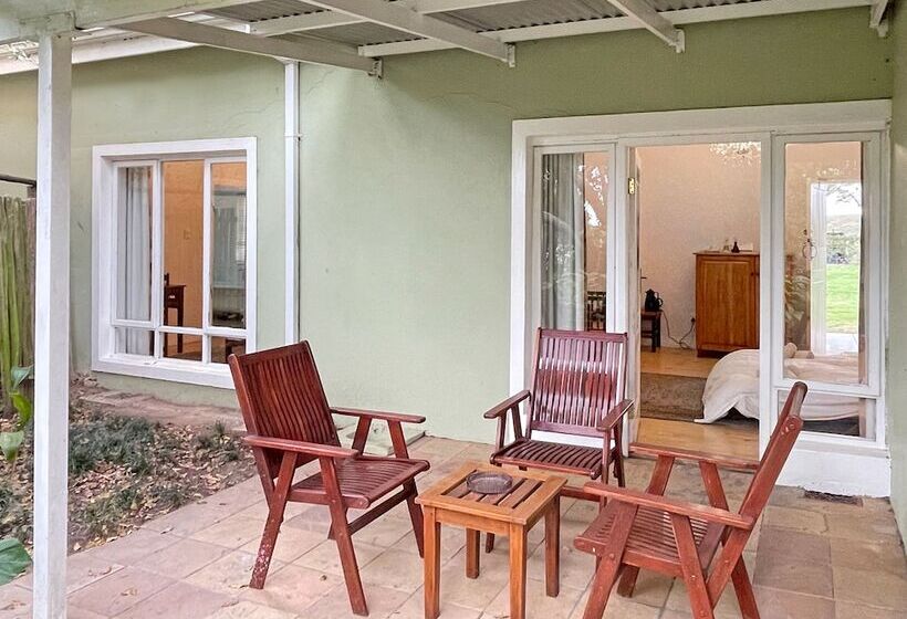 اتاق خانوادگی, Zuurberg Mountain Village