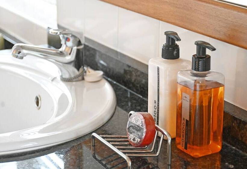 اتاق استاندارد, Zuurberg Mountain Village