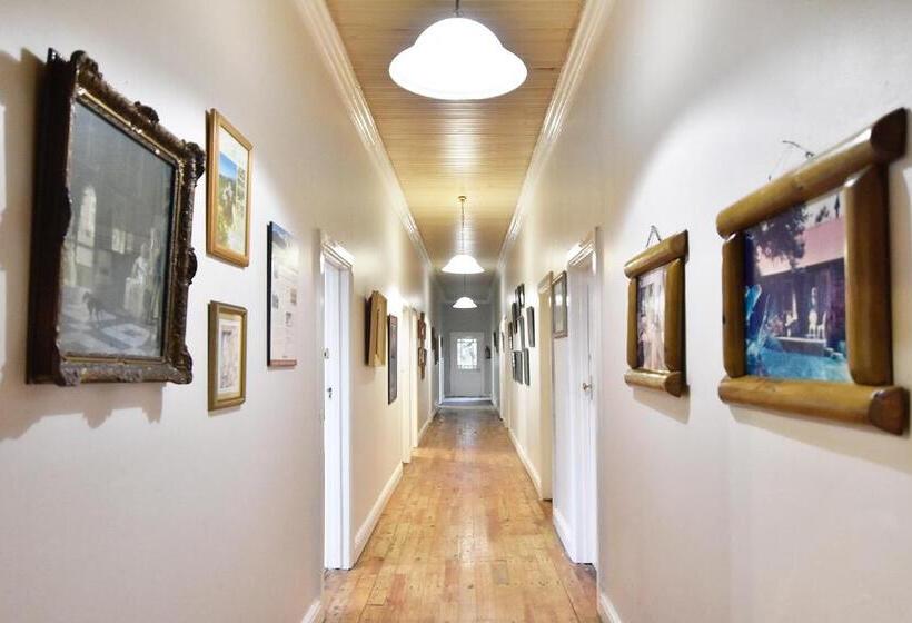 اتاق خانوادگی, Zuurberg Mountain Village