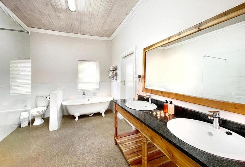 اتاق خانوادگی, Zuurberg Mountain Village