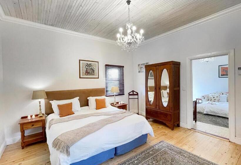 اتاق خانوادگی, Zuurberg Mountain Village