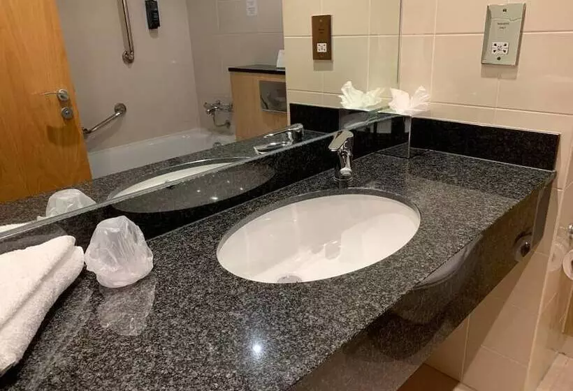 Perhehuone, Maldron Hotel Portlaoise