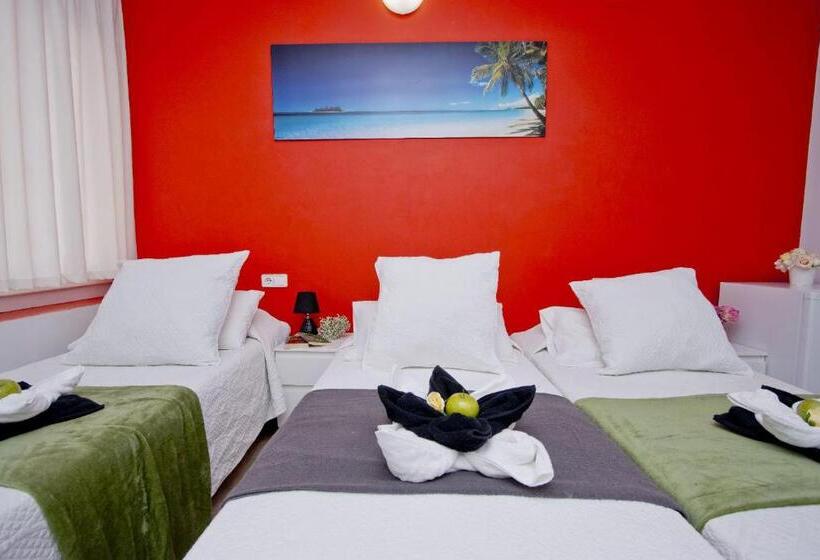 Номер Стандарт Вид на Город, Barcelona City North Hostal