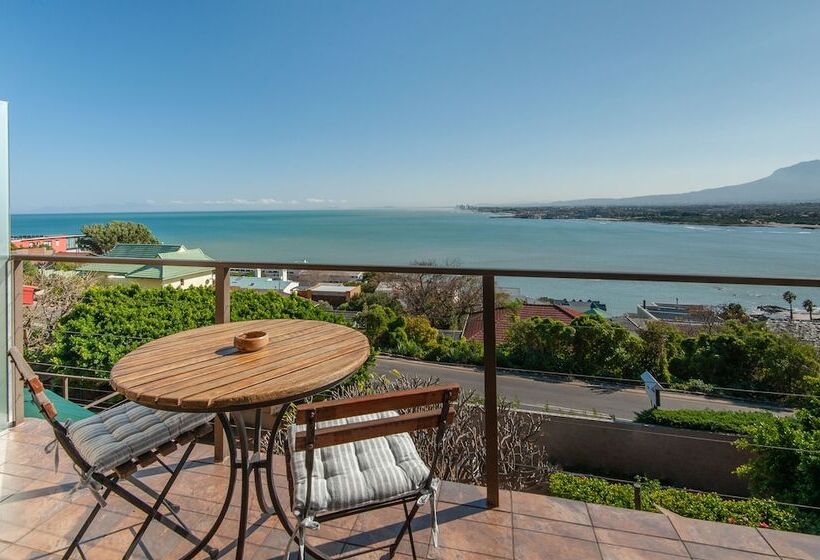 غرفة ديلوكس مزودة بشرفة, 18 On Kloof Guest House