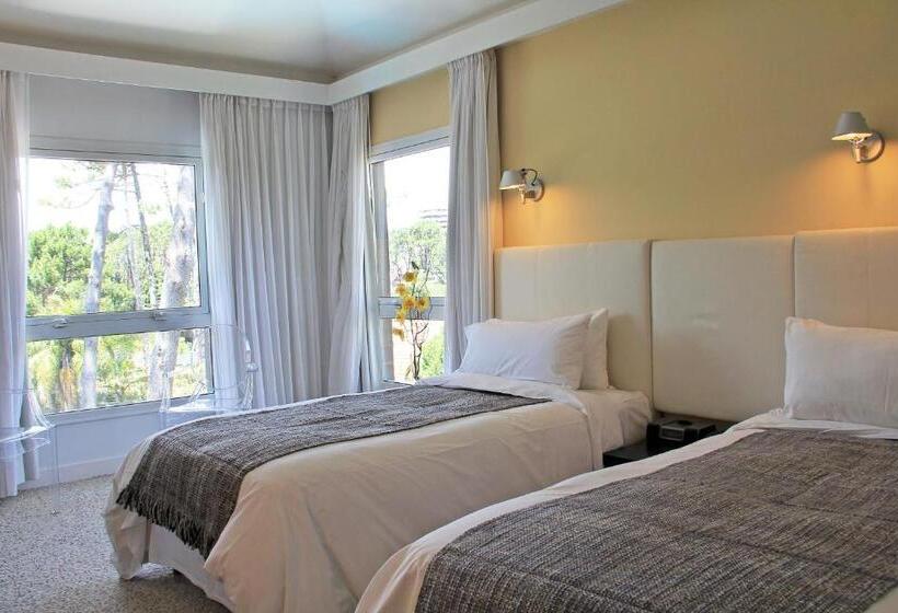 חדר אקזקיוטיב, Awa Boutique + Design