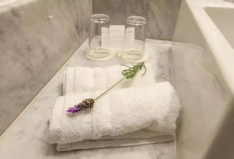 اتاق لوکس, Awa Boutique + Design