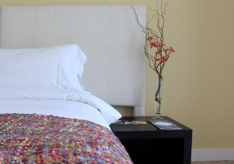 חדר סטנדרט, Awa Boutique + Design