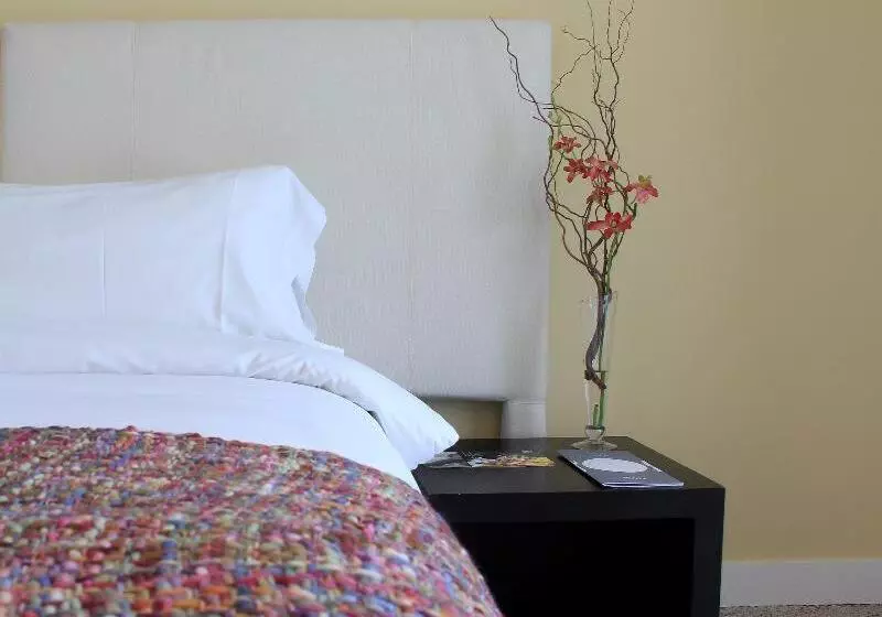 اتاق استاندارد, Awa Boutique + Design