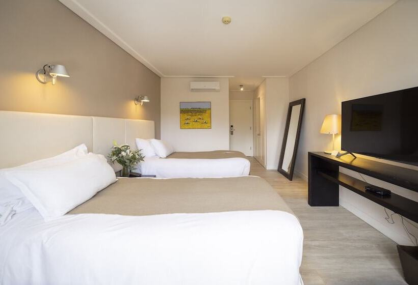 חדר אקזקיוטיב, Awa Boutique + Design