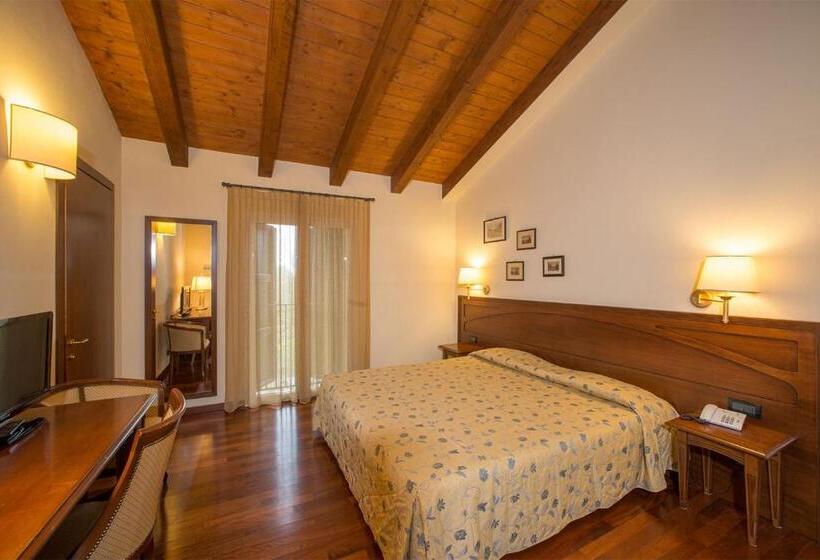 غرفة كلاسيكية ثلاثية, Conteverde