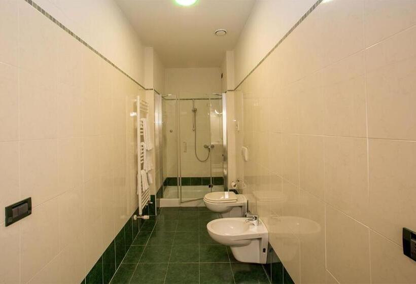 غرفة كلاسيكية ثلاثية, Conteverde