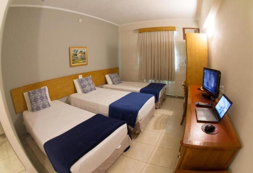 غرفة قياسية ثلاثية, Dan Inn Franca & Convenções