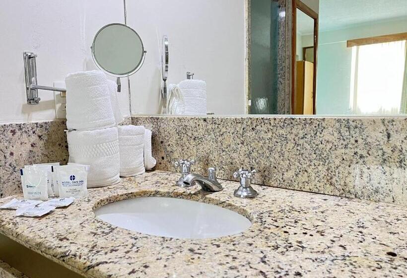 غرفة قياسية ثلاثية, Dan Inn Franca & Convenções