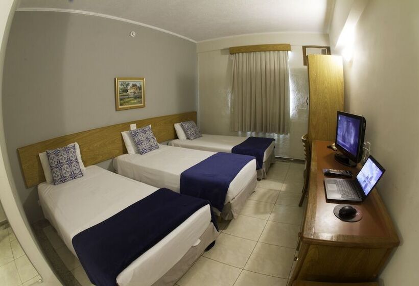 غرفة قياسية ثلاثية, Dan Inn Franca & Convenções