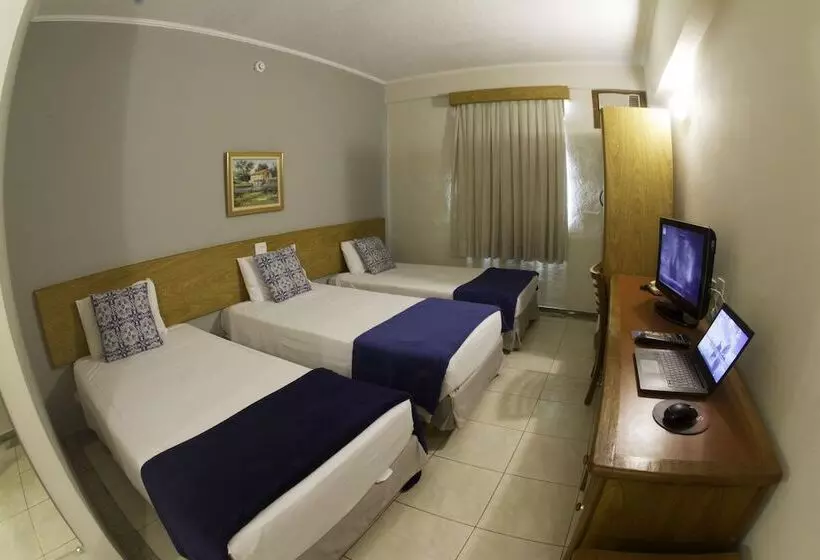 اتاق استاندارد سه نفره, Dan Inn Franca & Convenções