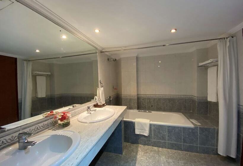 سوئیت پرزیدنت, Golden Tulip Dar Es Salaam