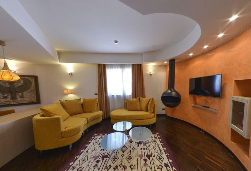 سوییت سوپریور, Grand Hotel Olimpo