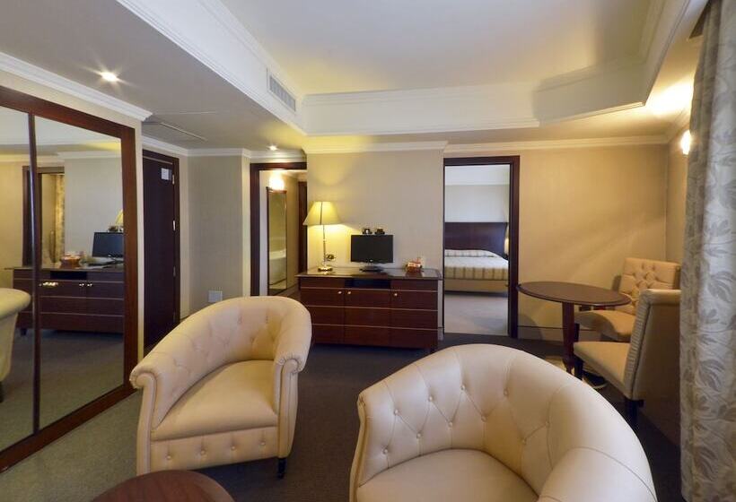 سوییت لوکس, Grand Hotel Olimpo
