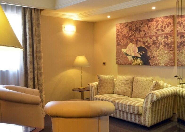 סוויטה דלוקס, Grand Hotel Olimpo