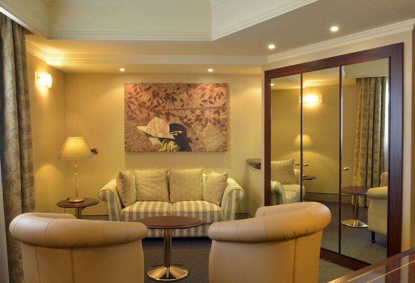 سوییت لوکس, Grand Hotel Olimpo