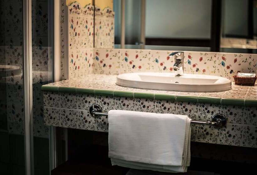 غرفة ديلوكس مطلة على الجبل, Internazionale