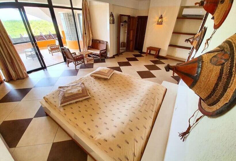 اتاق استاندارد سه نفره, Keur Saloum