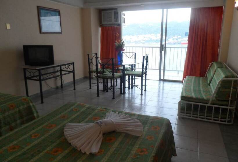חדר משפחתי, Las Torres Gemelas Acapulco