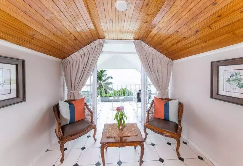 اتاق خانوادگی, Palm Beach