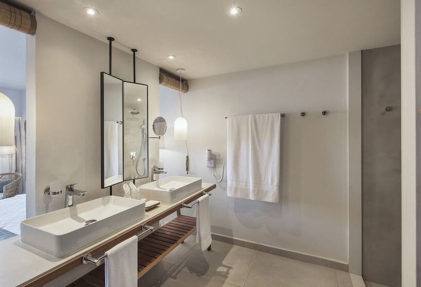 غرفة سوبيريور مطلّة علي البحر, Preskil Island Resort