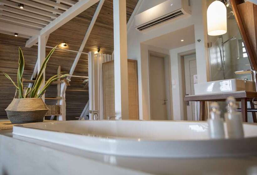 جناح جونيور مطلّ علي البحر, Preskil Island Resort