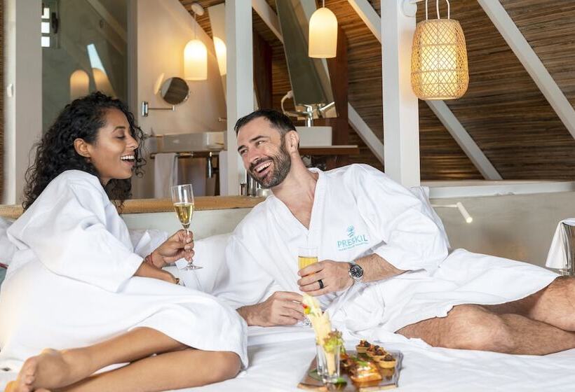 جناح جونيور مطلّ علي البحر, Preskil Island Resort