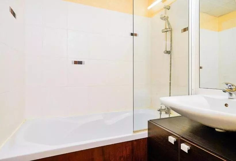 Comfort studio with sea view, Residence Saint Goustan   Maeva Home