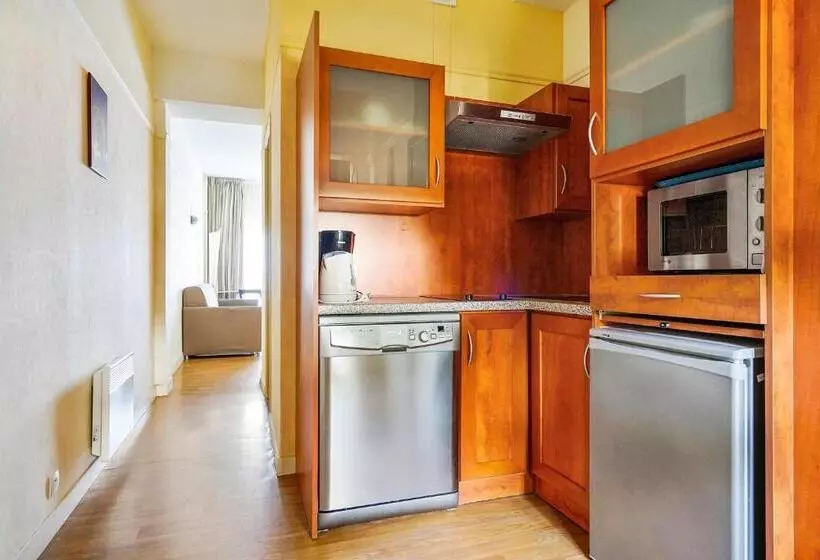 Comfort studio with sea view, Residence Saint Goustan   Maeva Home