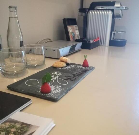 Номер Стандарт Вид на Горы, Sugar