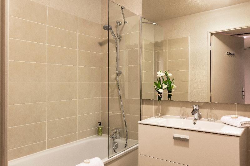 اتاق خانوادگی با تختخواب سفری, Sunrise Garden Beach Resort