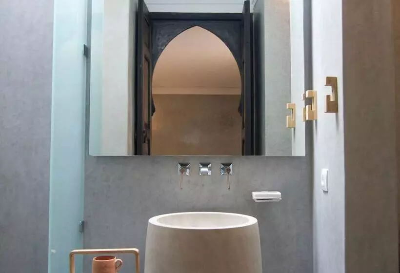デラックスルーム, 72 Riad